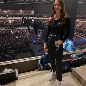 Meet your Posher, Ashleigh